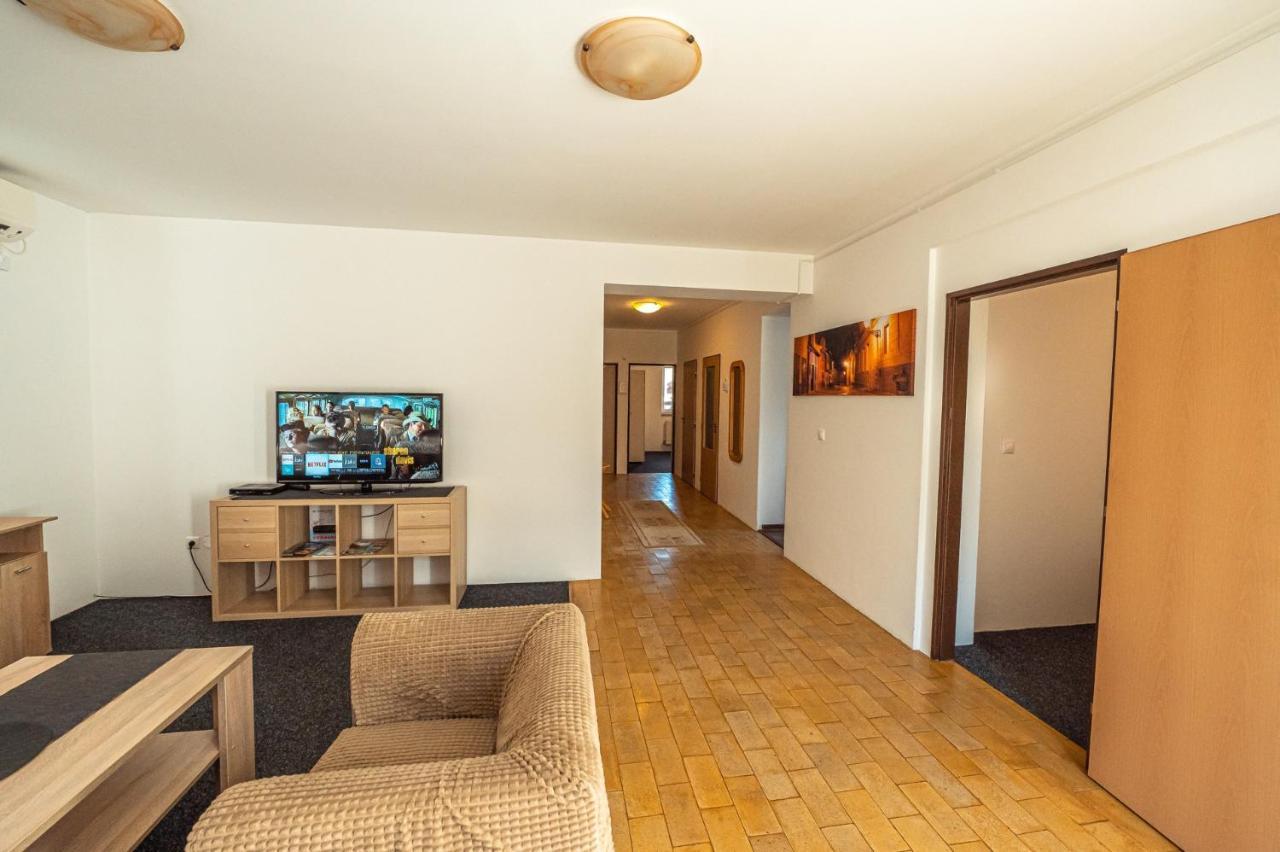 Xlsuite Apartment Comfort Piest'any Exterior foto